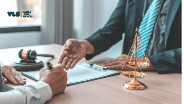 “Procuración Judicial para personas naturales en Ecuador, documento notariado con plena validez legal, servicio integral de Varela Legal Services con atención presencial y online.”