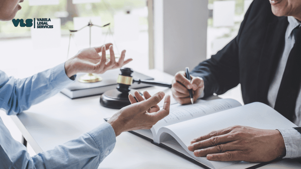 Consulta Jurídica Estratégica con abogado especializado en Ecuador para análisis de expedientes, migración, recursos administrativos y revisión documental.