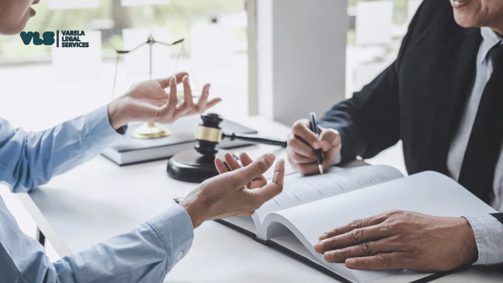 Consulta Jurídica Estratégica con abogado especializado en Ecuador para análisis de expedientes, migración, recursos administrativos y revisión documental.